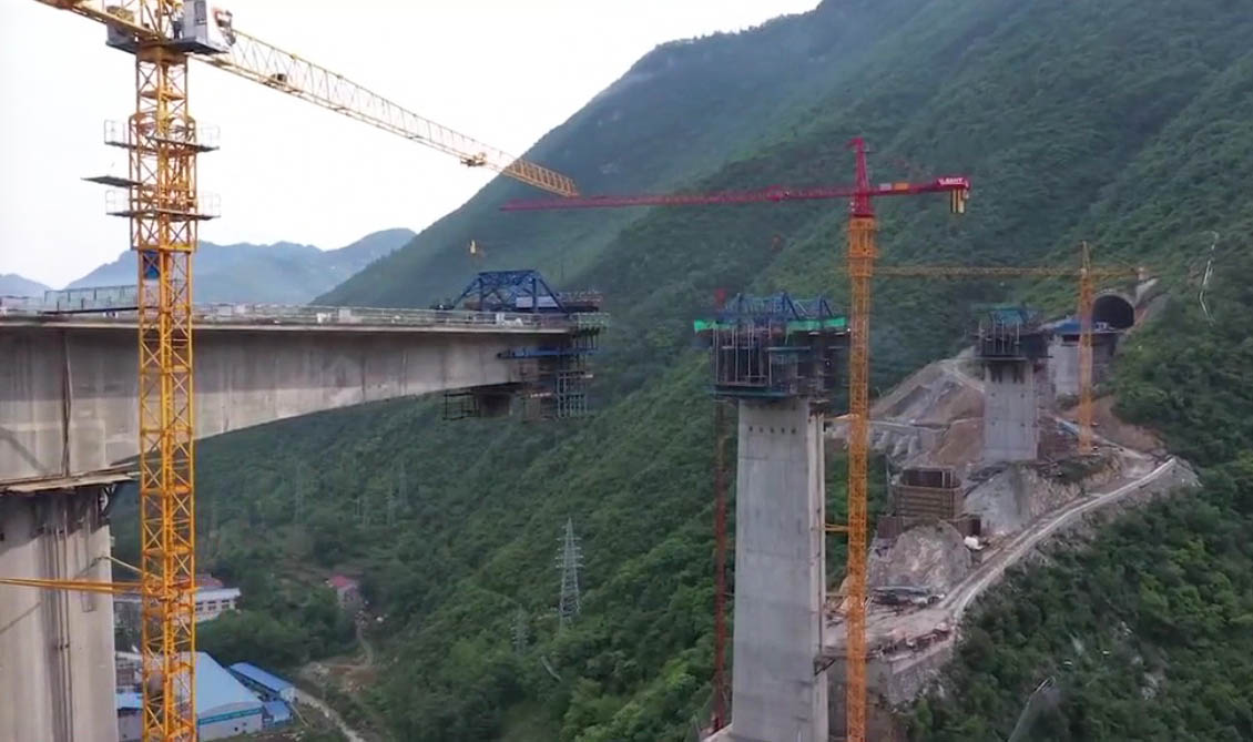 Lianghekou railwayTunnel2.jpg