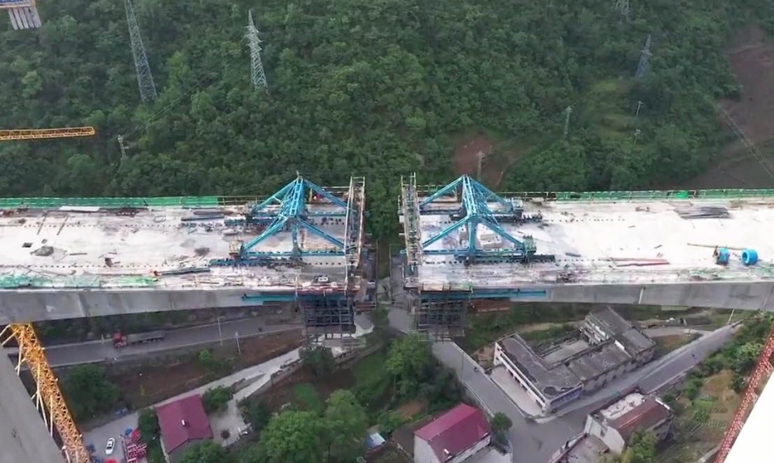 Lianghekou railwayClosure.jpg