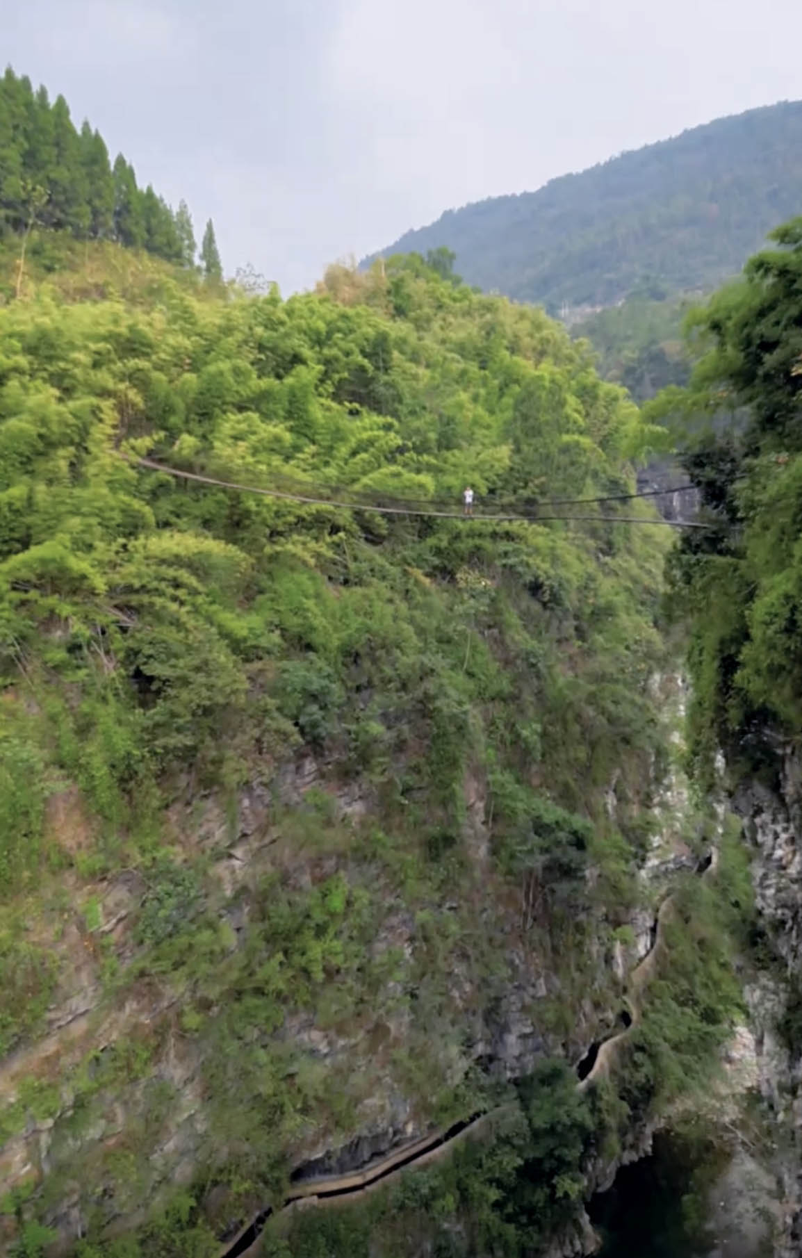 YaozhanIronChainCanalBelow.jpg