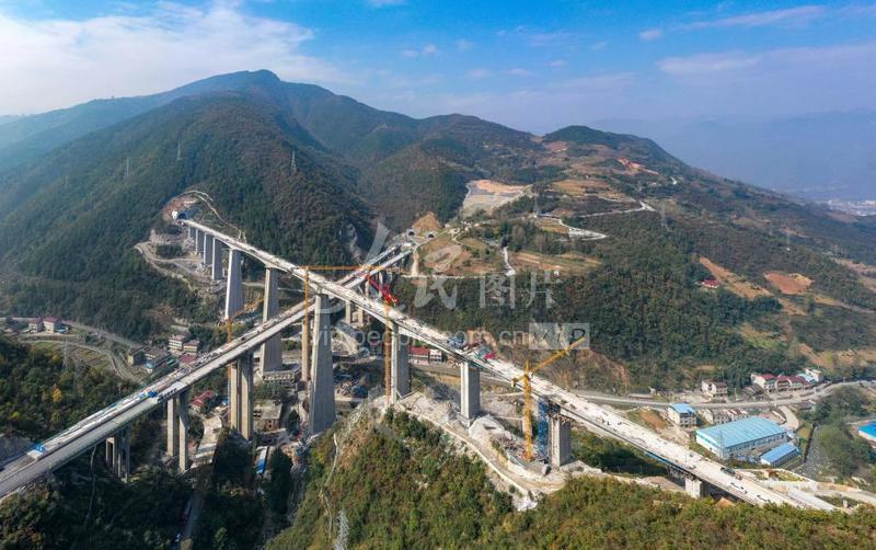 Lianghekou Railway.jpg