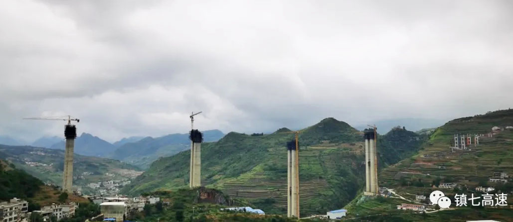 Tongchehe side view.jpg