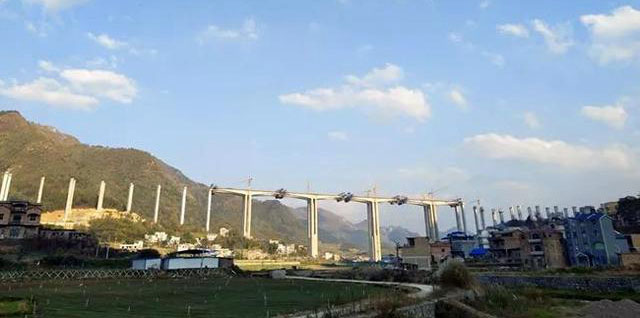 Huohua BridgeWide.jpg