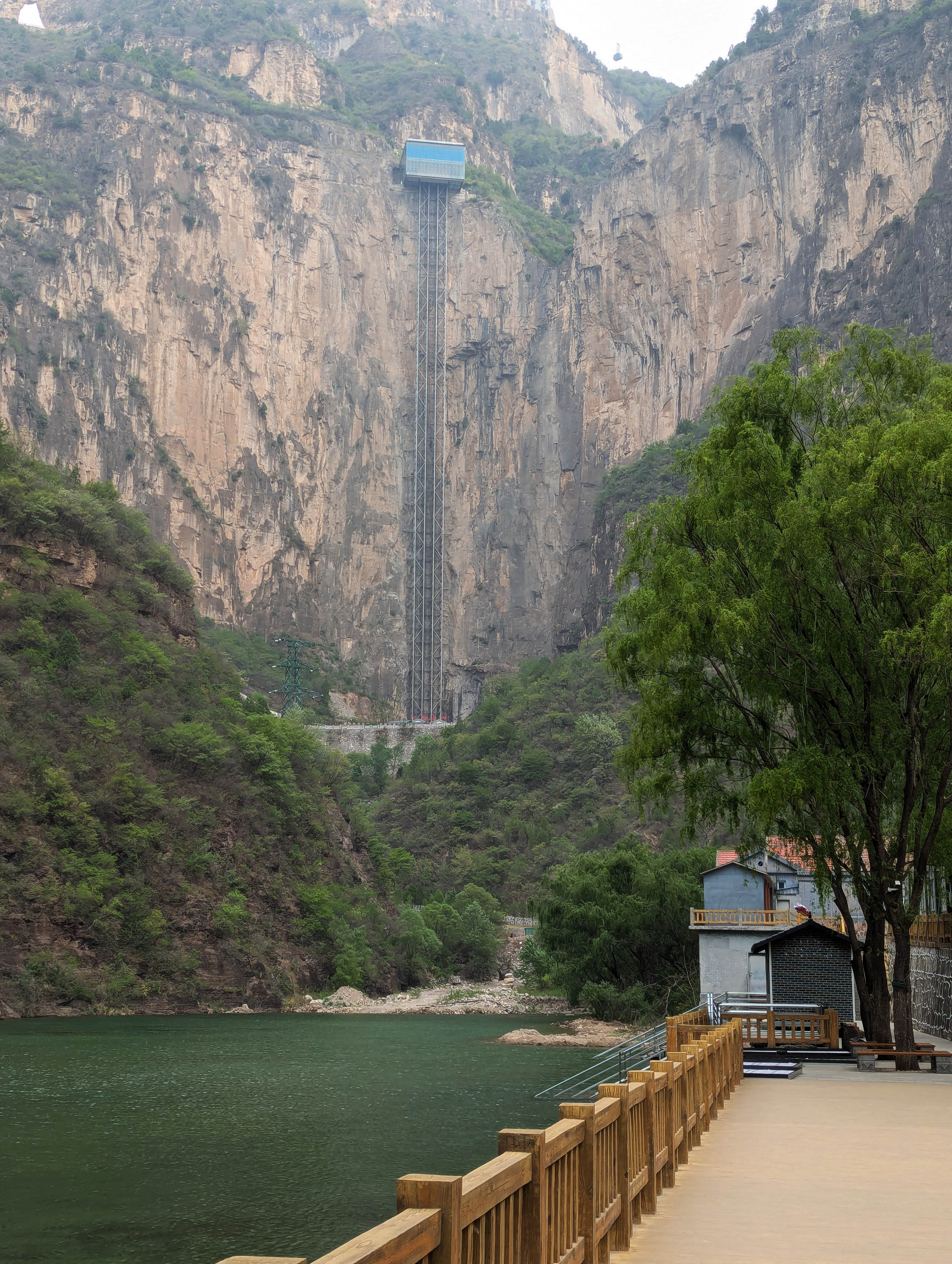BaizhangElevatorBaquanxia33.jpg