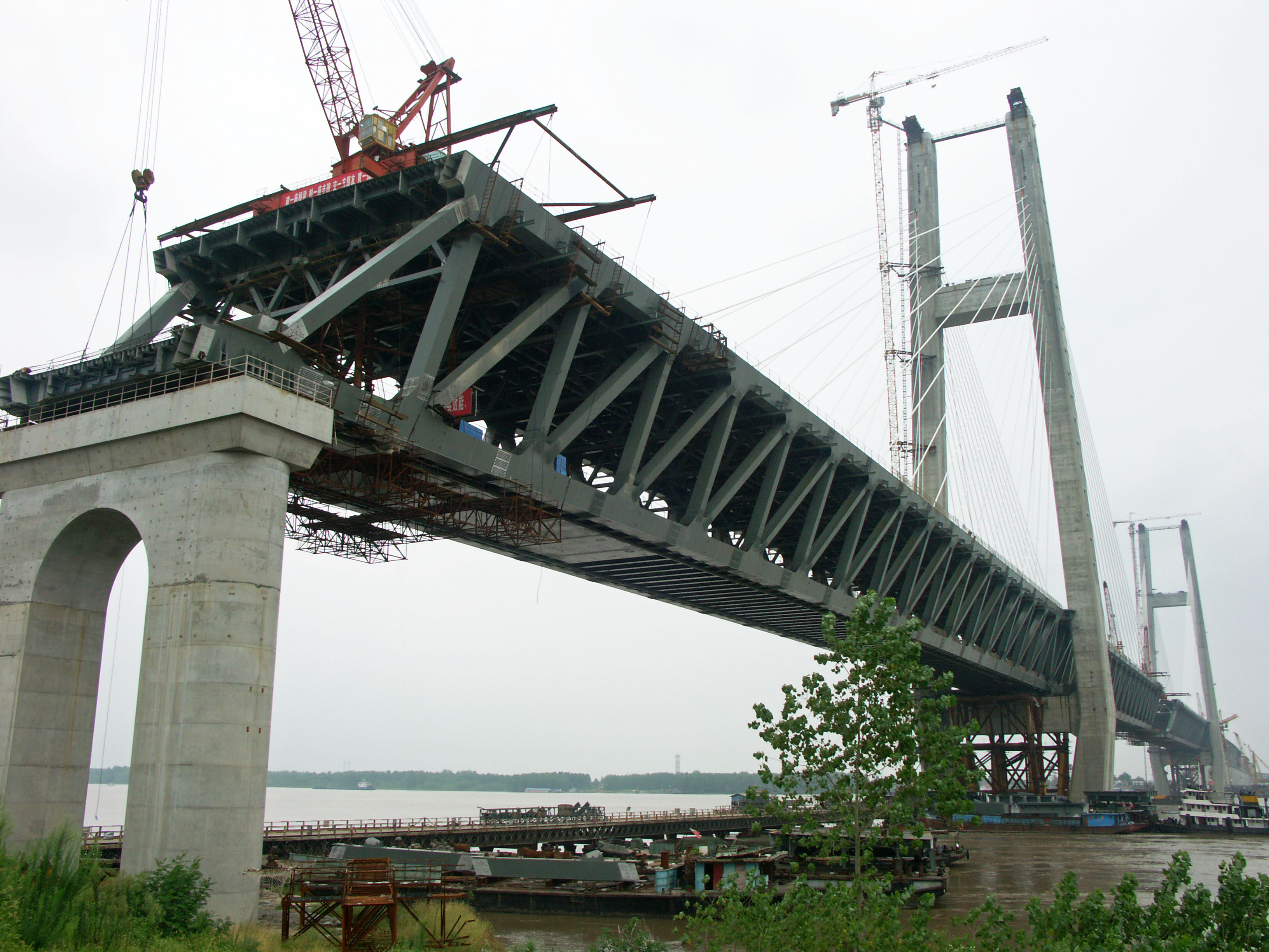 311WuhanEastRailwayTruss copy.jpg