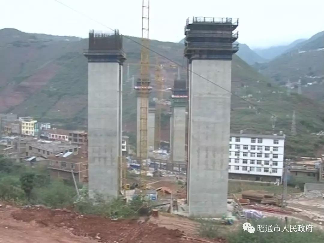 Luozehe Bridge end of 2018.jpg