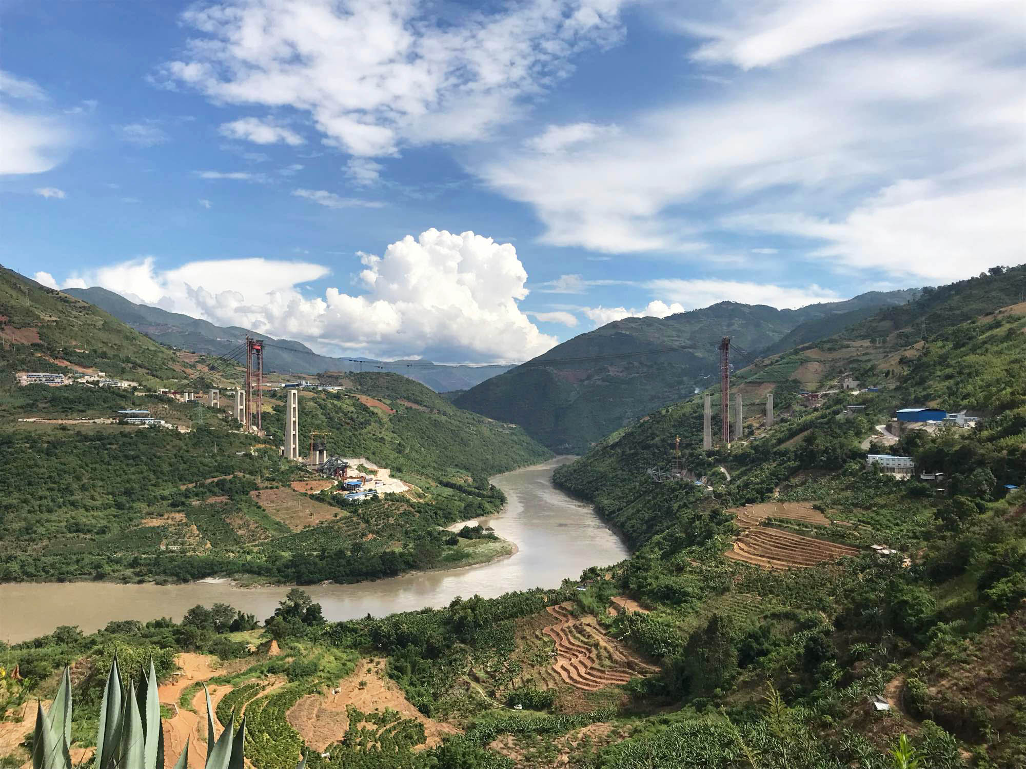 Nujiang Railway Bridge Darui 20170930.jpg