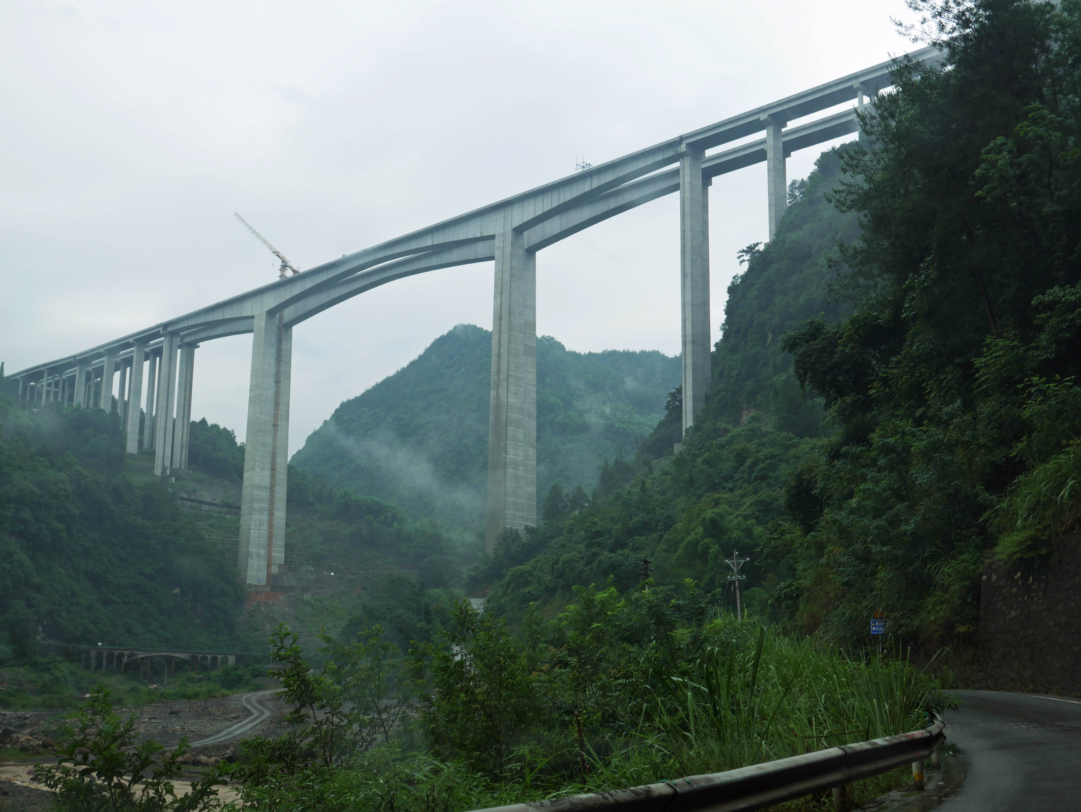Shuanghekou Bridge WuyunkaiTrees.JPG