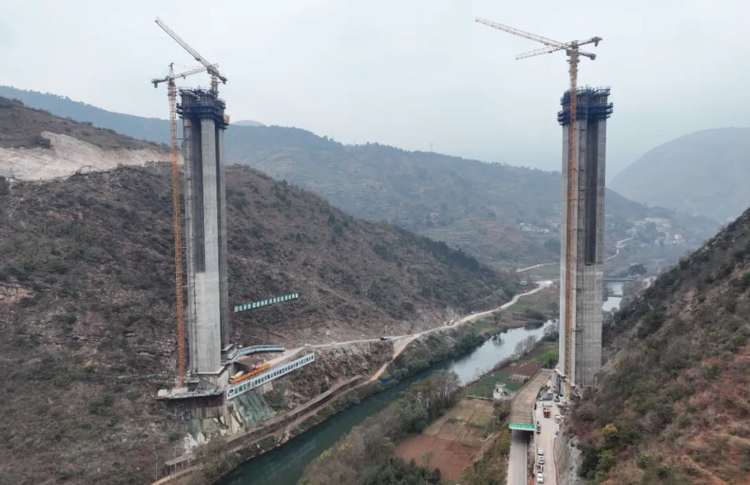 Niulanjiang Bridge XuanhuiCranes.jpg