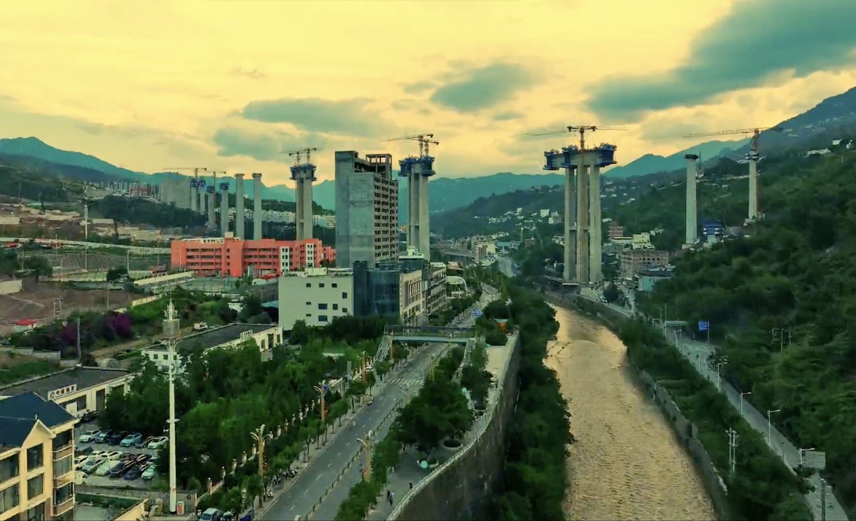 Hongshiyan WideView.jpg