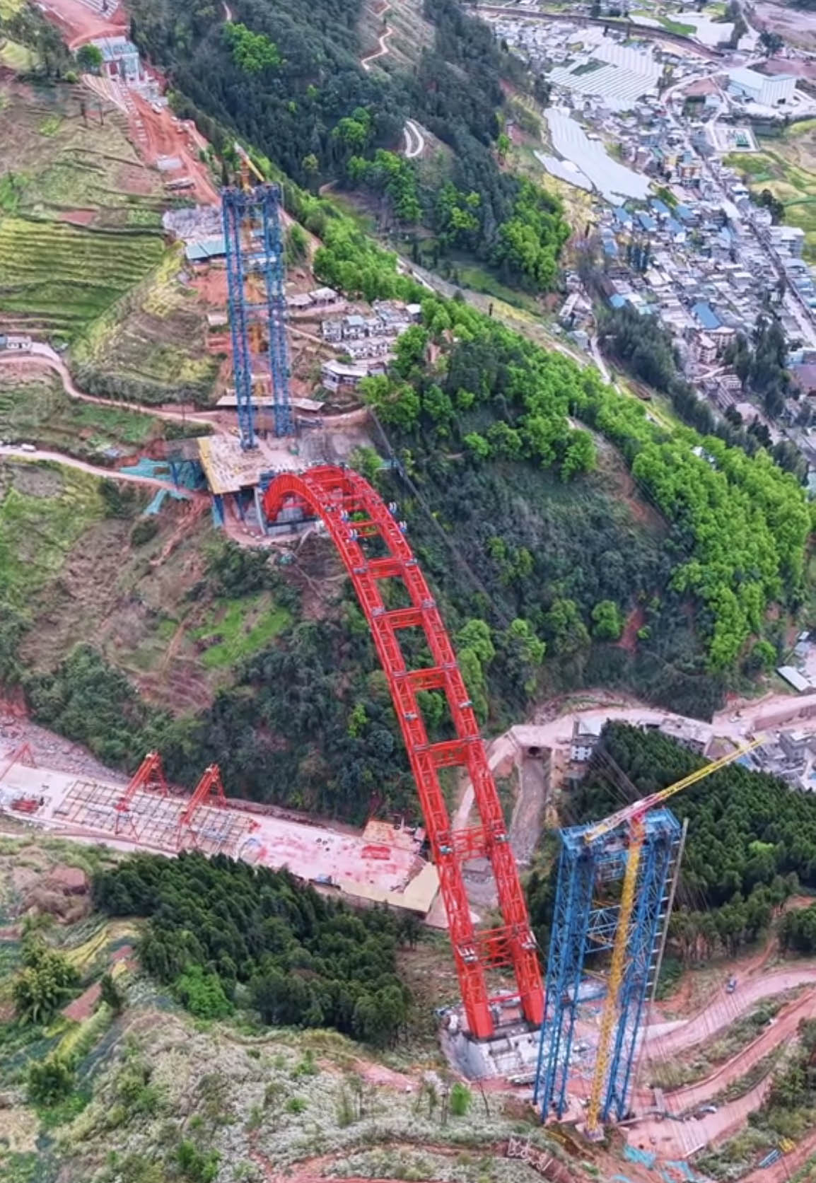 QiaowoRedDrone.jpg