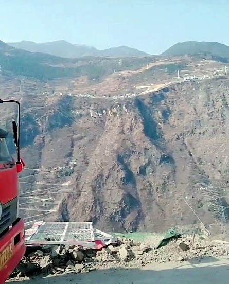 Daduhe Railway Bridge ChuanzangViewWest.jpg