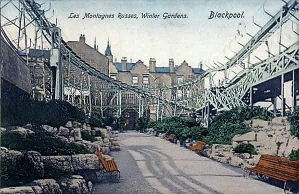 Les Montagnes Russes.jpg