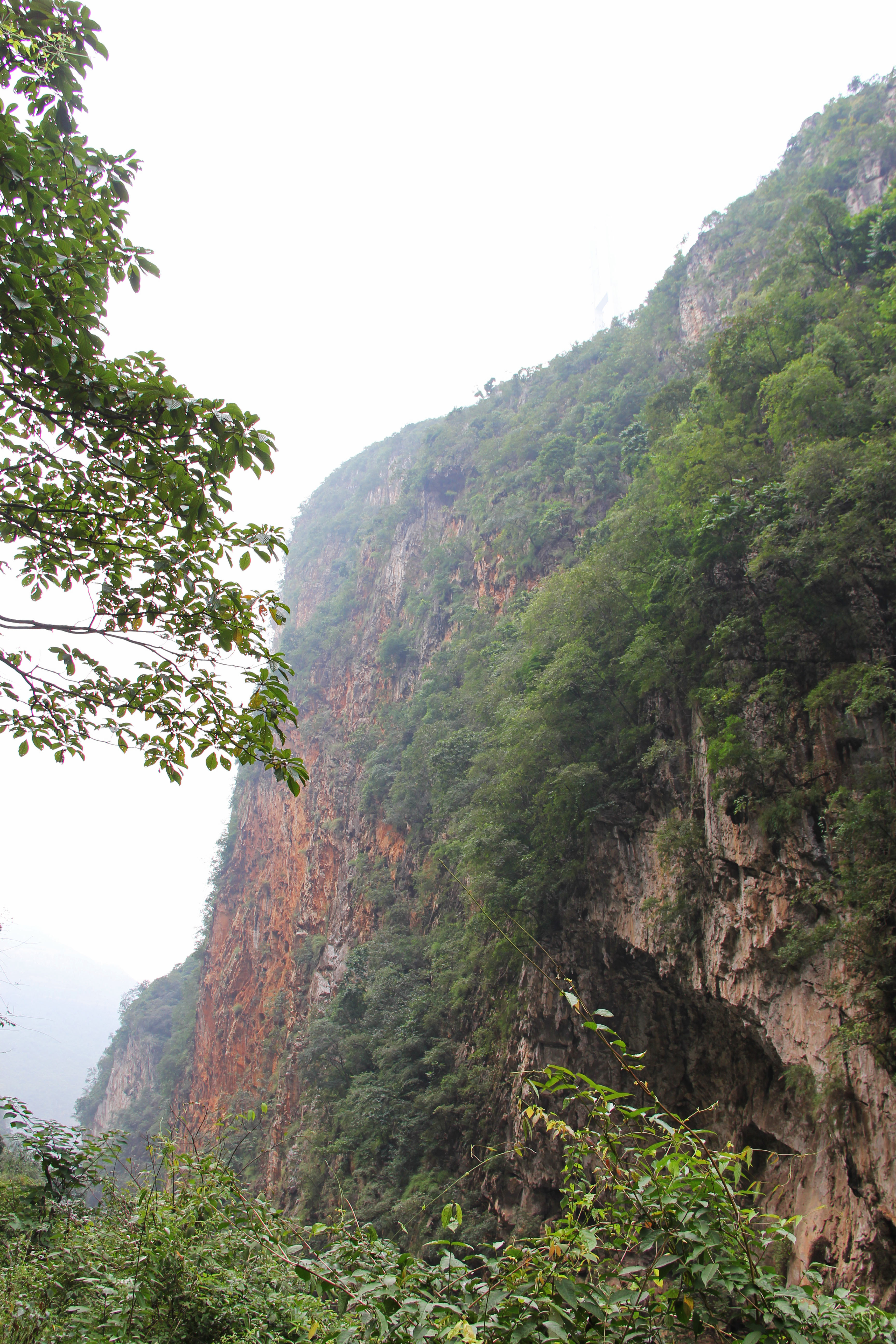 BeipanjiangDugeCliff&Sky.jpg