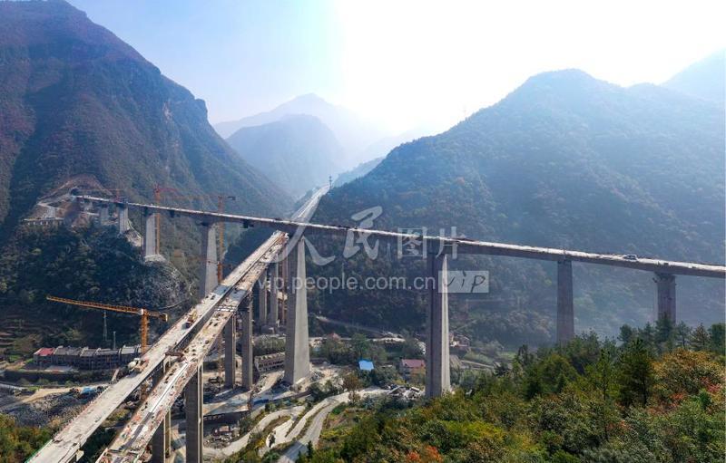 Lianghekou Railway4.jpg