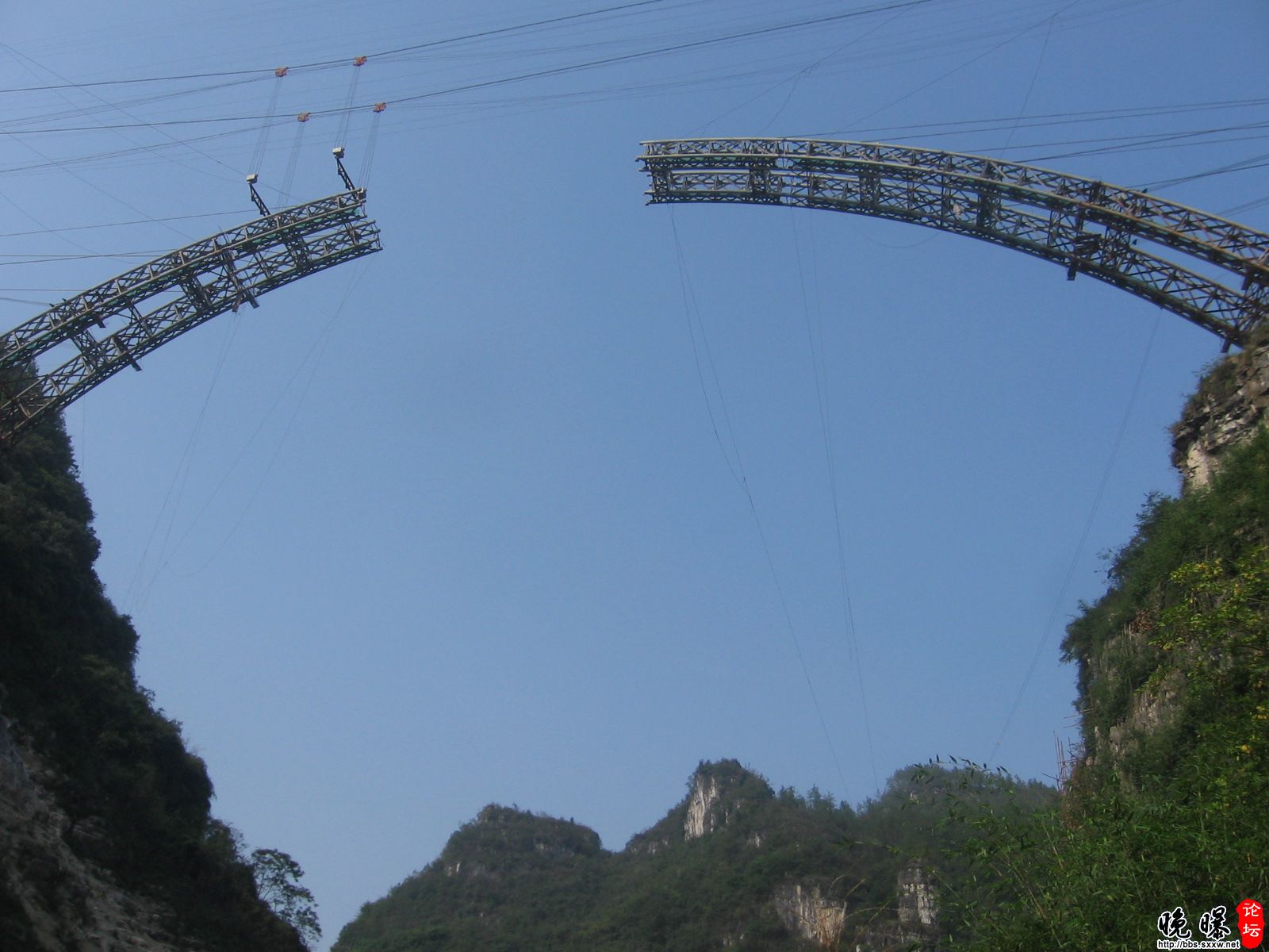 File:LuobuxiArch2.jpg