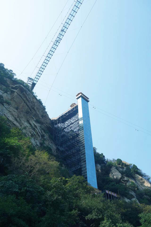 Qinglianggu GlassElevator2.jpeg