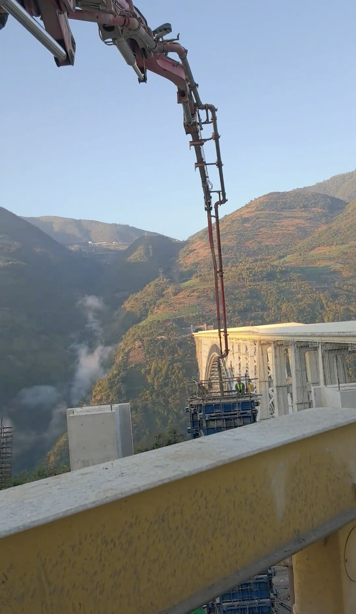 Huitong railway station.jpg