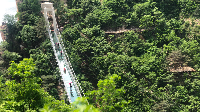 Huguxia Glass Footbridge5.jpg