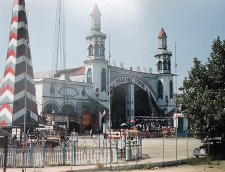 Dragon'sGorgeConeyIslandEntrance copy.jpg
