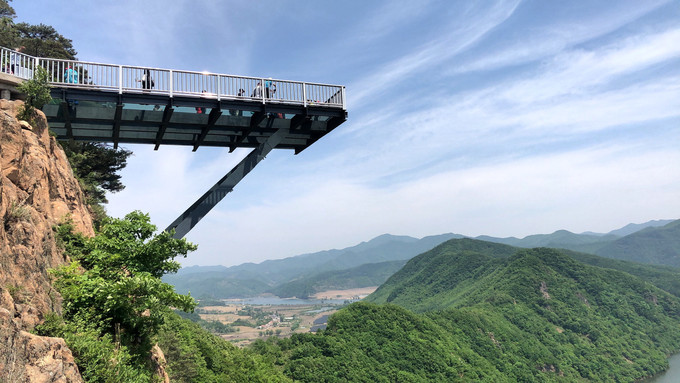 Huguxia Glass Platform.jpg