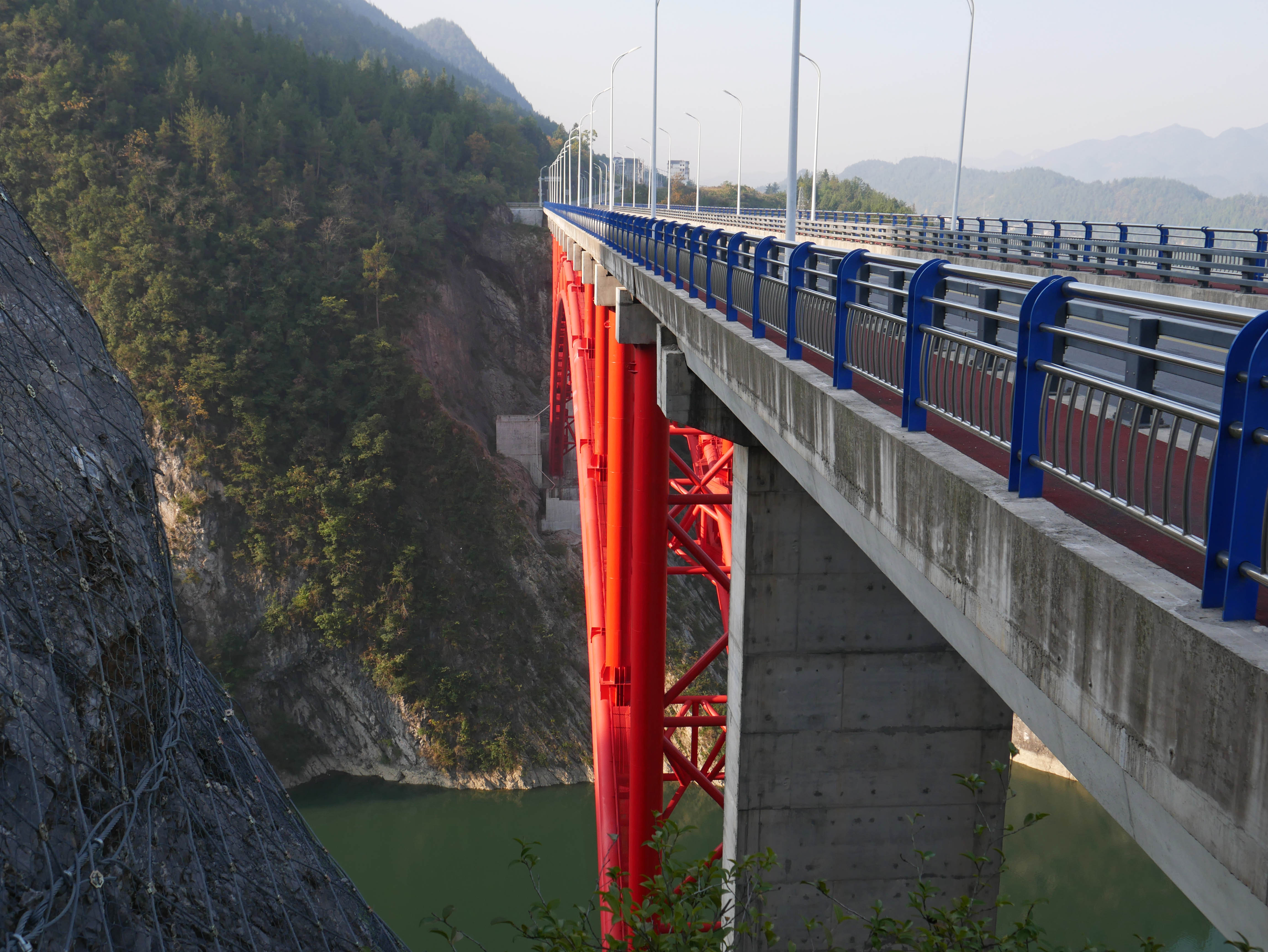 Chaoyang Bridge ApengjiangRedLight.JPG