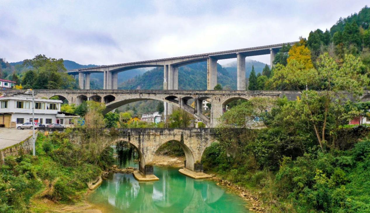 Maoguanhe G56 Bridges.jpg